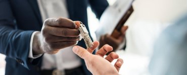 How Successful Real Estate Agents Use CRMs in 2025