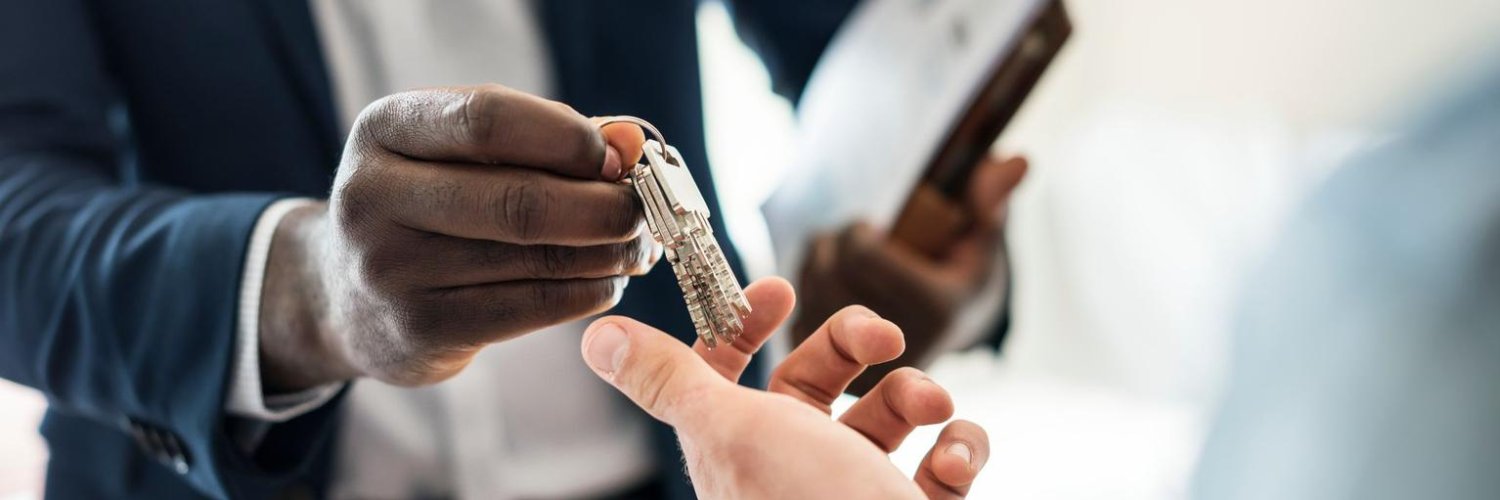 How Successful Real Estate Agents Use CRMs in 2025