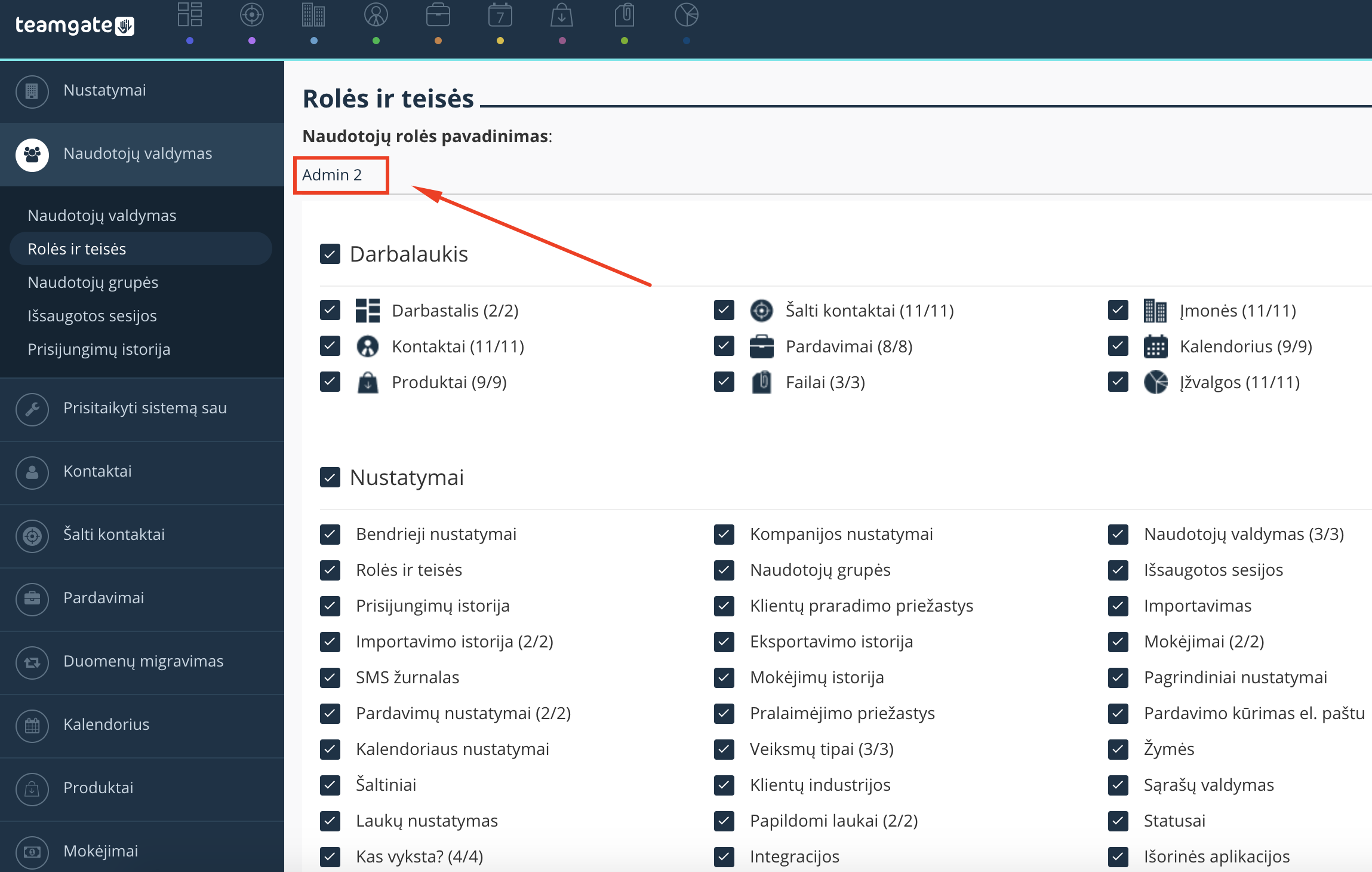 Kaip naudotojui priskirti roles ir teises?
